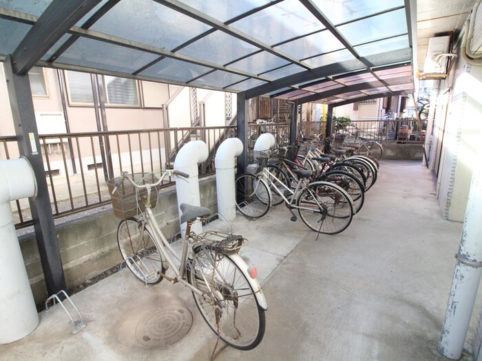物件外観写真5　(駐輪場)