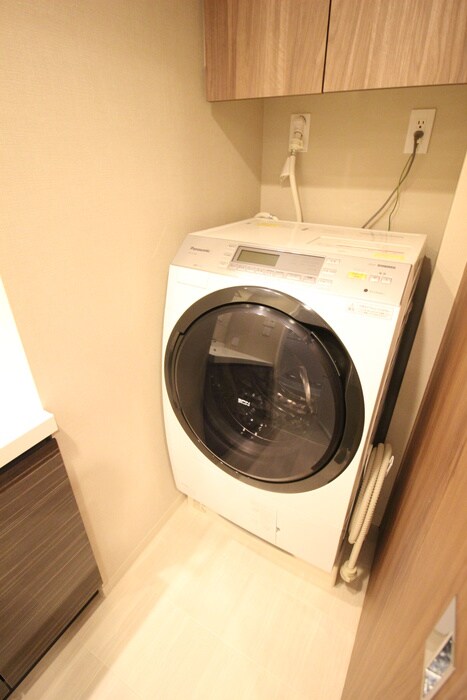 物件内観写真15　(洗濯機置場)