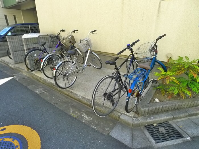 物件外観写真6　(駐輪場)