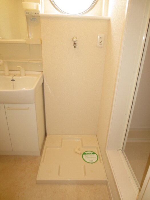 物件内観写真13　(洗濯機置場)