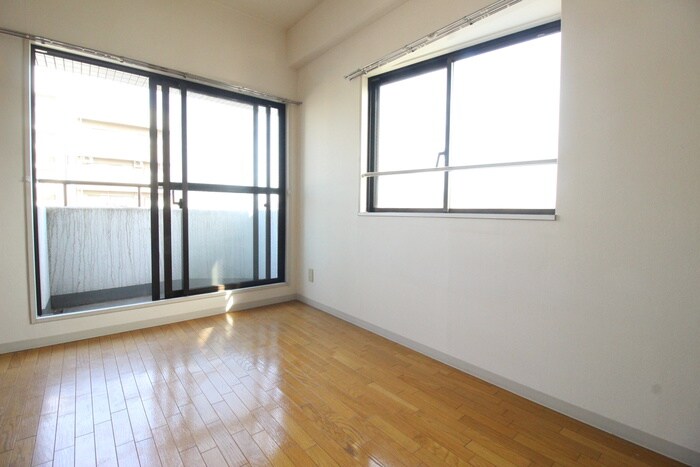 物件内観写真8　(居室)