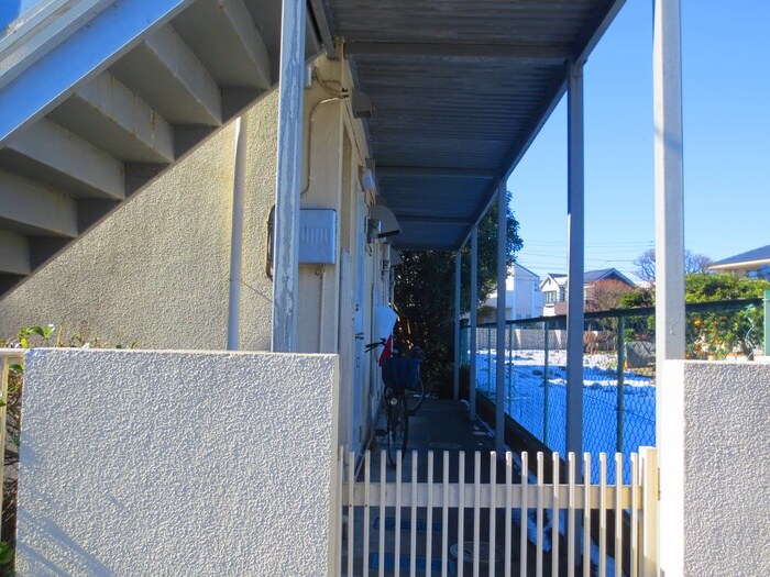 物件外観写真4　(エントランス部分)