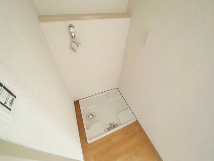 物件内観写真12　(洗濯機置場)