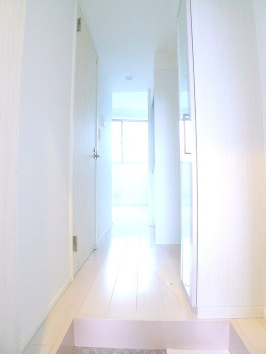 物件内観写真16　(玄関)