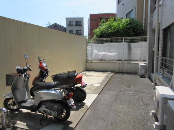 バイク置き場