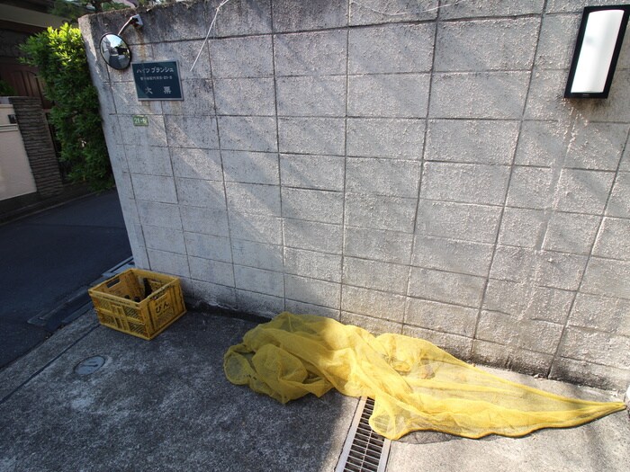 物件外観写真6　(エントランス部分)