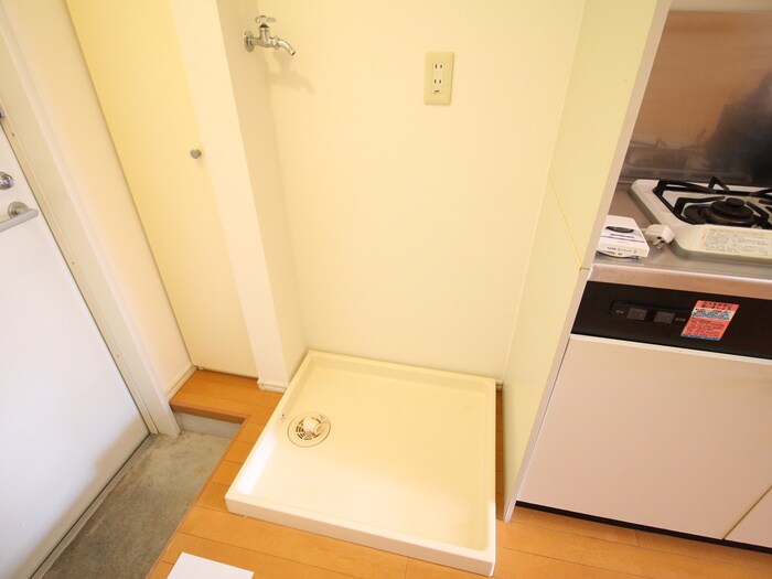 物件内観写真15　(洗濯機置場)