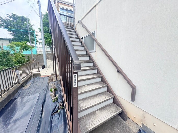 物件外観写真4　(エントランス部分)