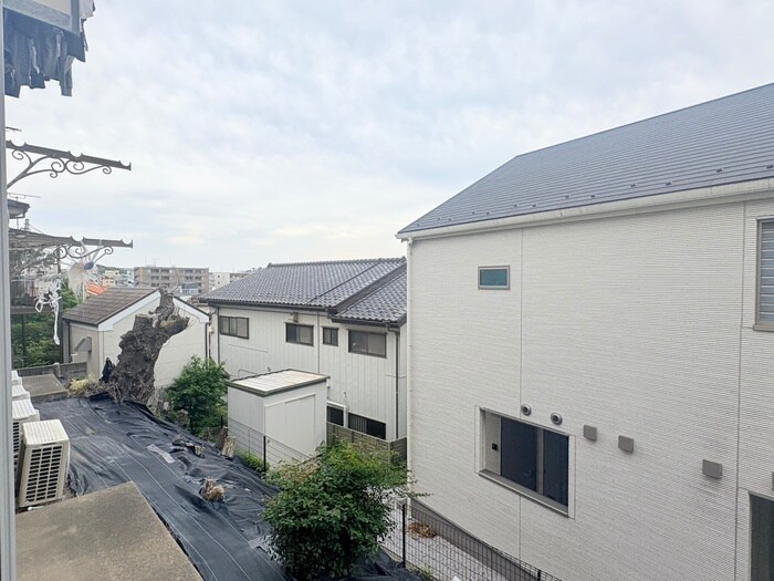 物件内観写真16　(室内からの展望)