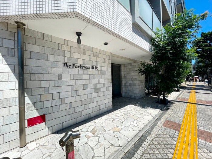 物件外観写真4　(エントランス部分)