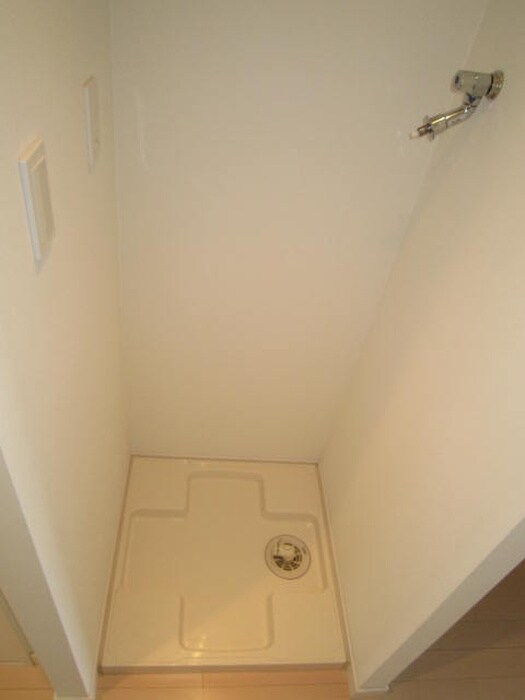 物件内観写真16　(洗濯機置場)