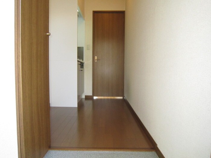 物件内観写真4　(廊下)