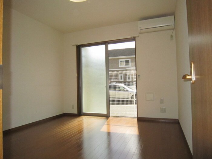 物件内観写真10　(居室)