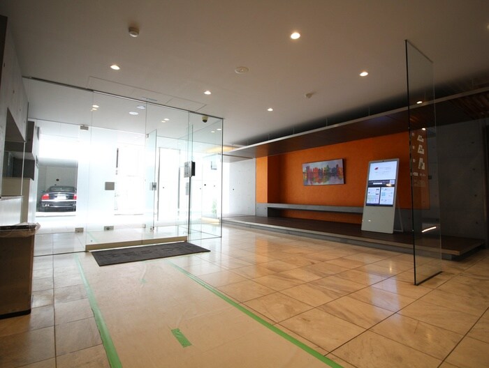 物件外観写真6　(エントランス部分)