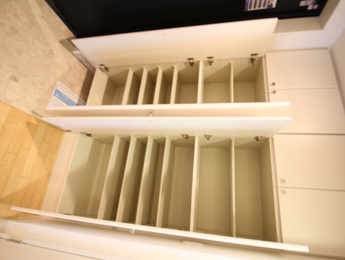 物件内観写真12　(靴箱)