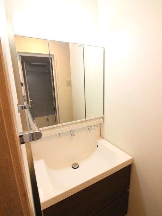 物件内観写真9　(洗面)