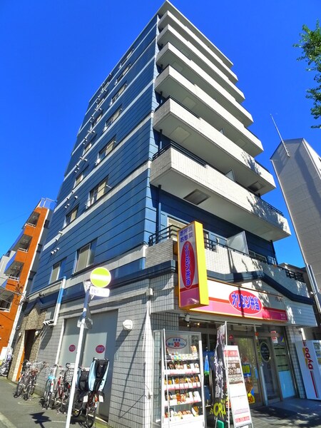 西片グリ－ンマンション外観写真
