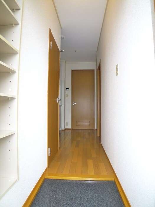 物件内観写真7　(玄関)