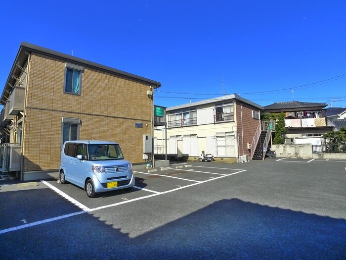 物件外観写真3　(駐車場)