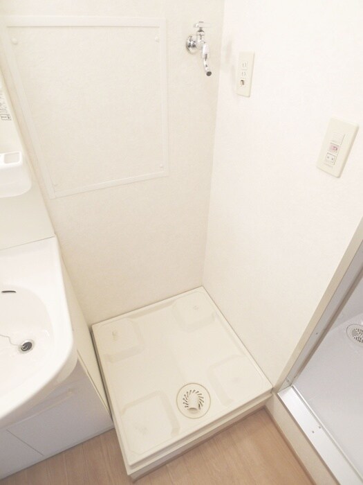 物件内観写真17　(洗濯機置場)