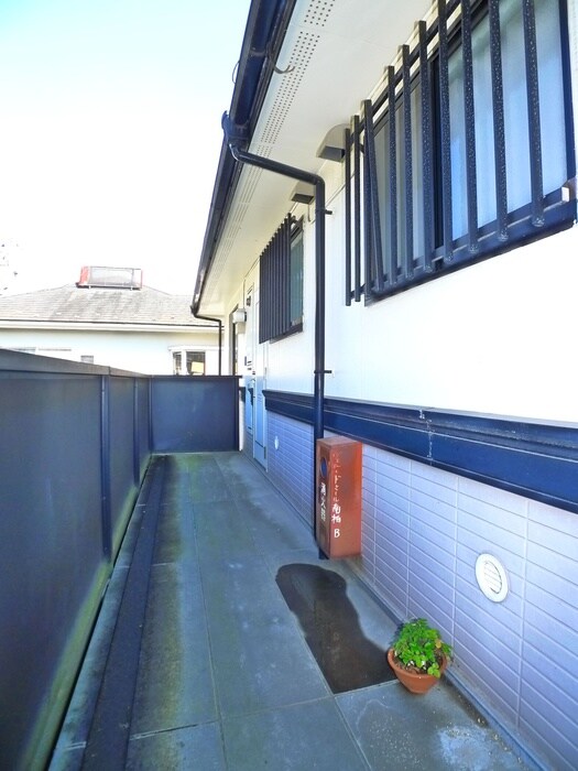 物件外観写真6　(エントランス部分)