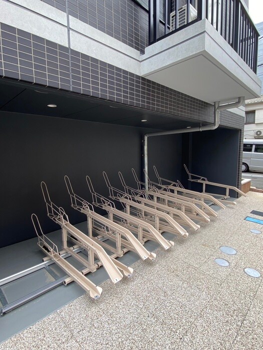 物件外観写真5　(駐輪場)