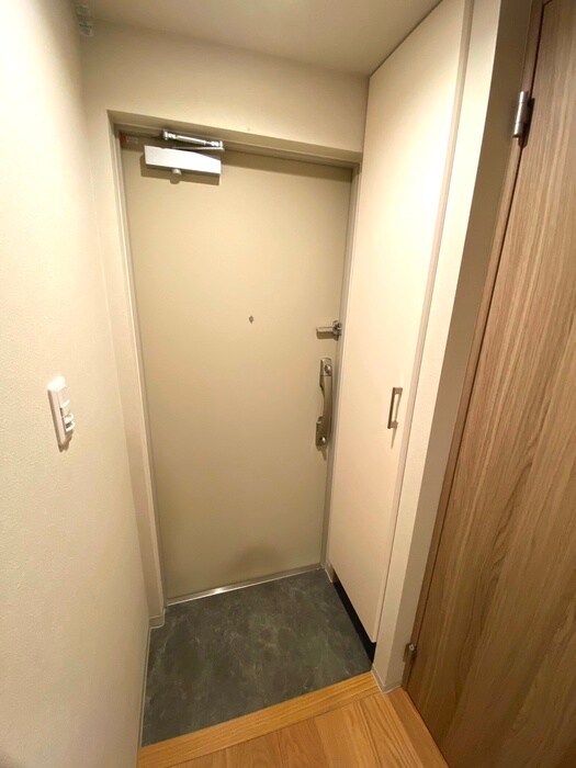 物件内観写真16　(玄関)
