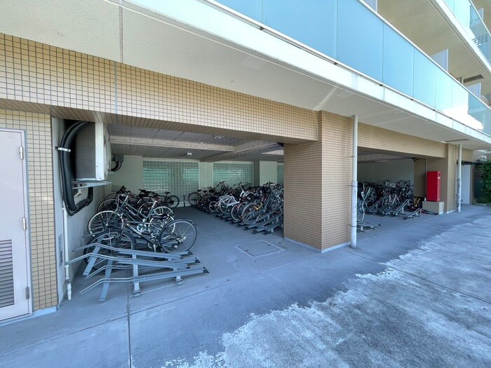 物件外観写真5　(駐輪場)