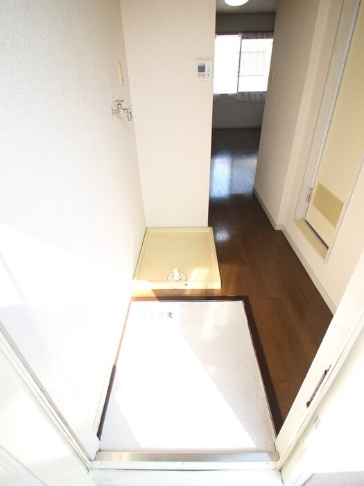 物件内観写真10　(玄関)