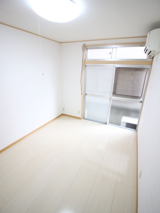 物件内観写真11　(室内からの展望)