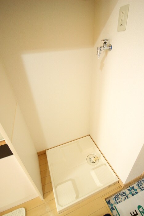 物件内観写真14　(洗濯機置場)