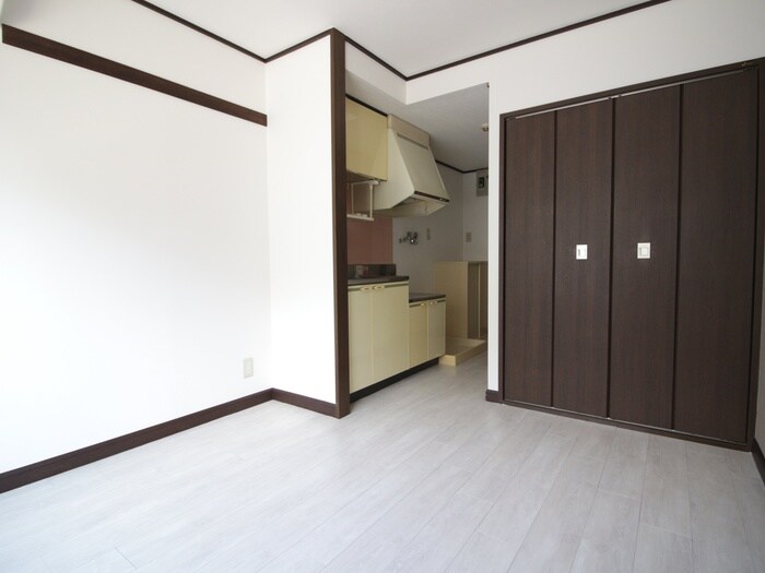 物件内観写真9　(居室)