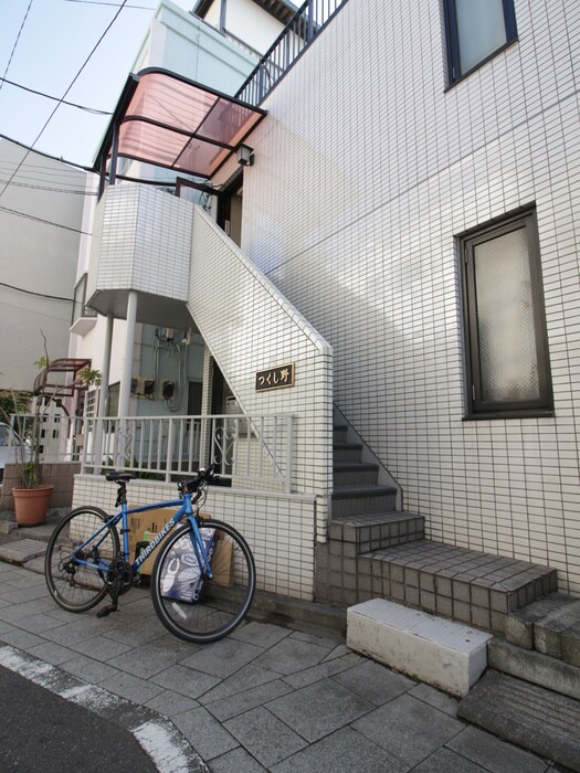 物件外観写真6　(エントランス部分)