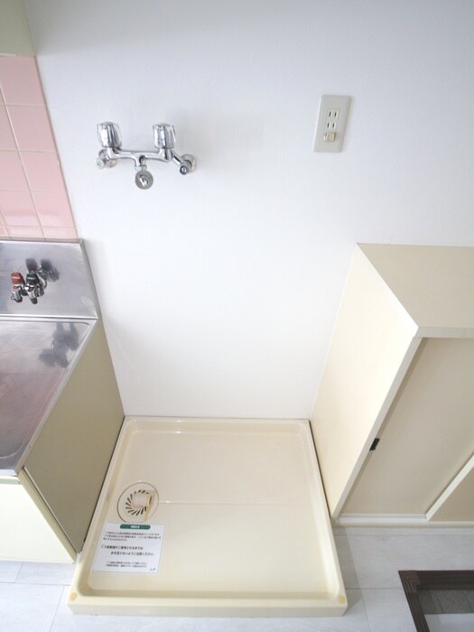 物件内観写真14　(洗濯機置場)