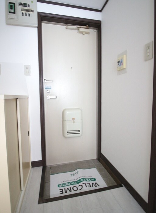 物件内観写真17　(玄関)