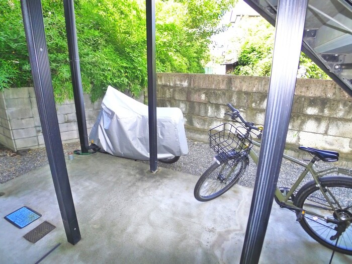 物件外観写真6　(駐輪場)