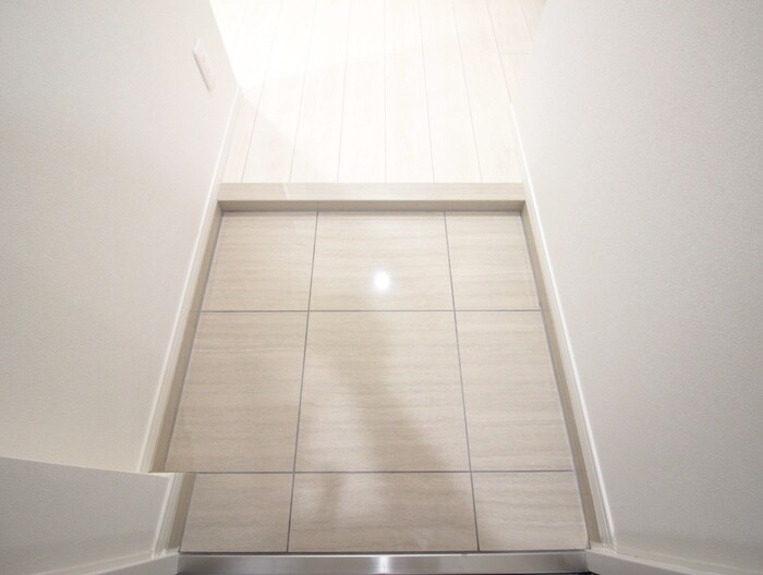 物件内観写真10　(玄関)