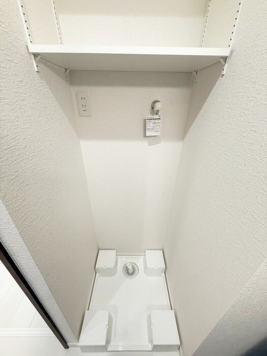 物件内観写真12　(洗濯機置場)