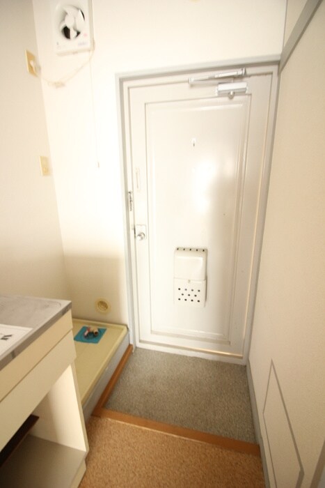 物件内観写真18　(玄関)