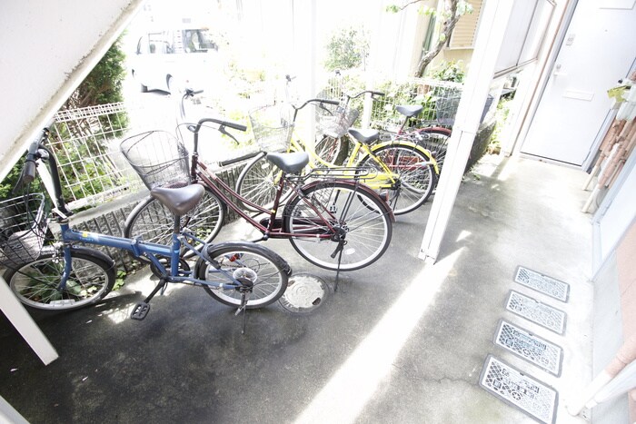 物件外観写真5　(駐輪場)