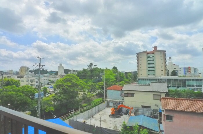 物件内観写真18　(室内からの展望)