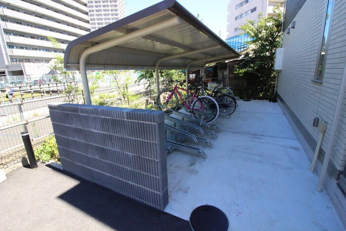 物件外観写真4　(駐輪場)