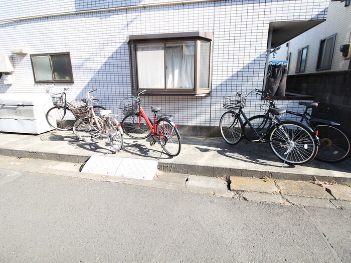 物件外観写真6　(駐輪場)