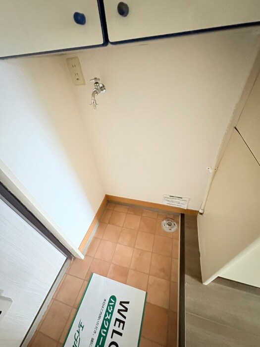 物件内観写真12　(洗濯機置場)