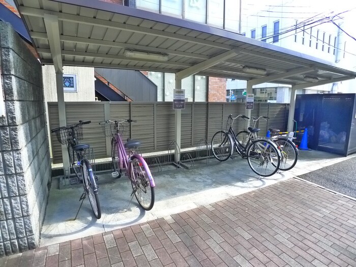 物件外観写真5　(駐輪場)