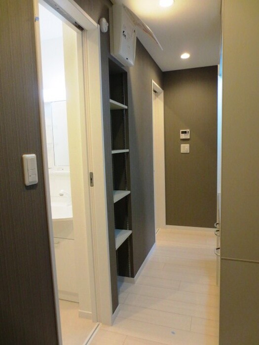 物件内観写真16　(廊下)