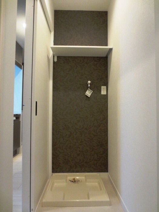 物件内観写真18　(洗濯機置場)