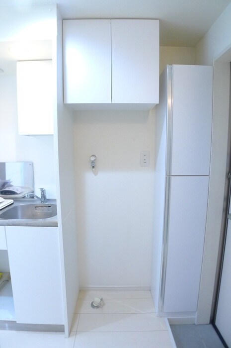 物件内観写真16　(洗濯機置場)