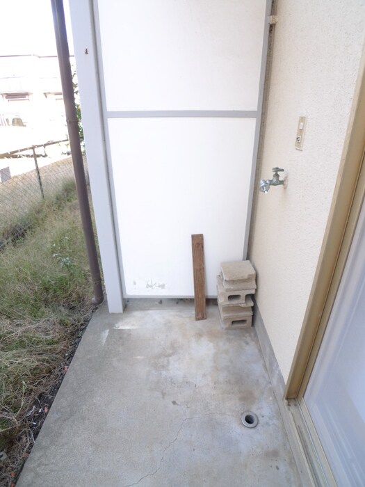 物件内観写真12　(洗濯機置場)