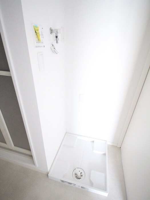 物件内観写真16　(洗濯機置場)